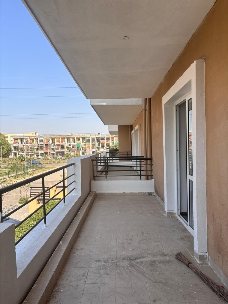 Balcony, bptp-district 3 Bedroom 1481 Sq.Ft. Builder Floor In Sector 81 Faridabad 8446164