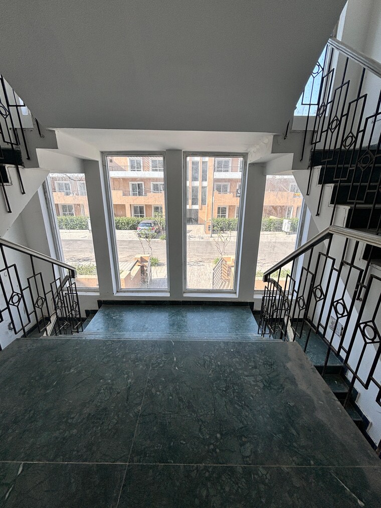  Parking, bptp-district 3 Bedroom 1481 Sq.Ft. Builder Floor In Sector 81 Faridabad 8446164