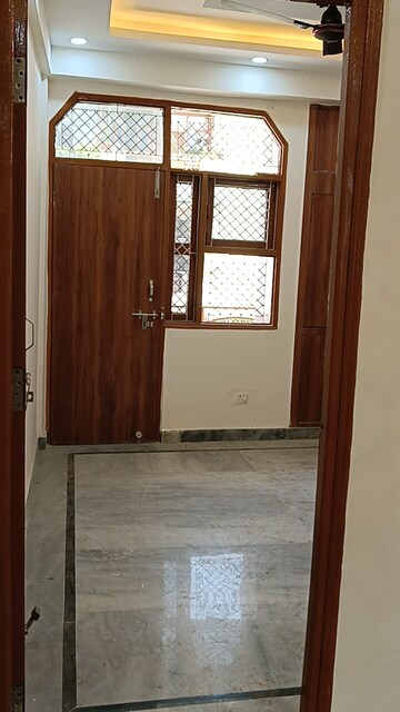 Room in 2 BHK Builder Floor at Shalimar Garden Extension 1 – for Sale