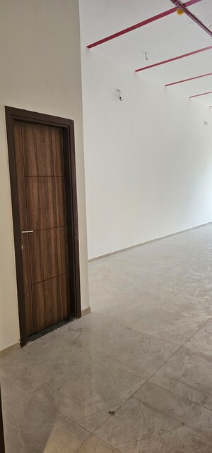  Office Space For Sale in Sheth Auris Galleria, Malad West