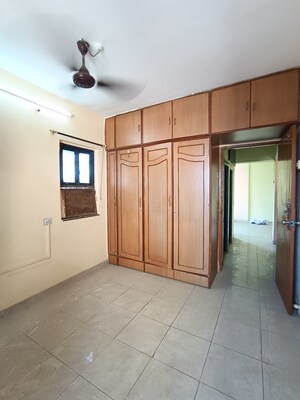 Room in 1 BHK Apartment at Sortee Somnath Society, Dahisar West – for Sale