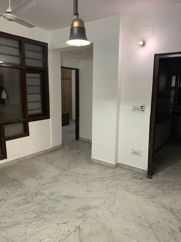 Room in 1.5 BHK Builder Floor at DDA Janta Flats Rohini, Rohini Sector 13 – for Rent