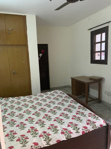 Bedroom in 1.5 BHK Builder Floor at DDA Janta Flats Rohini, Rohini Sector 13 – for Rent
