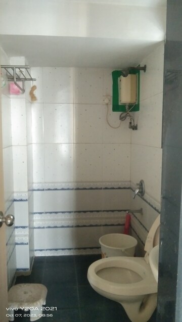 Bathroom in 1 BHK Apartment at Dosti Daffodil, Wadala East – for Rent