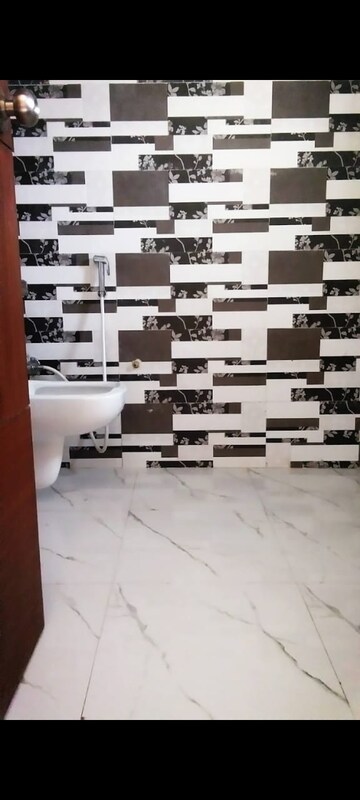 Master Plan in 2 BHK Builder Floor at Sector 43 – for Rent