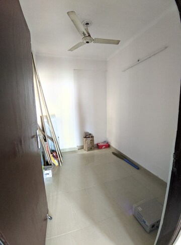 Furnished Amenities in 2.5 BHK Apartment at Amrapali Terrace Homes, Tech Zone 4 Greater Noida – for Sale