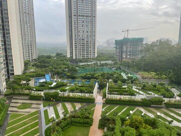 3 BHK Apartment – Garden View at Oberoi Realty Esquire, Goregaon East - for Rent