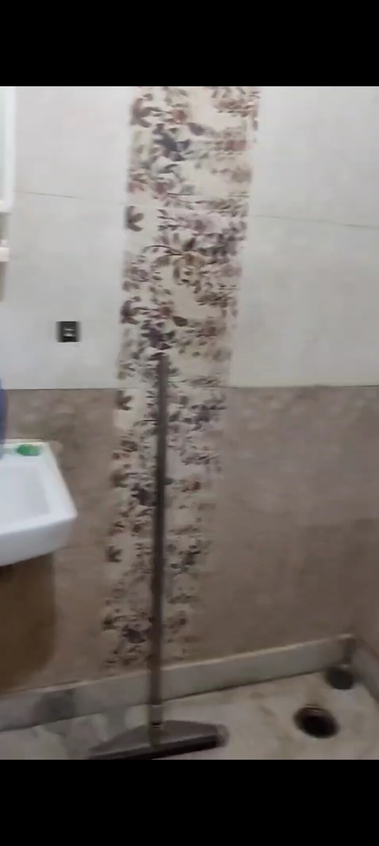 Bathroom, vaishali extension 4 Bedroom 200 Sq.Mt. Builder Floor In Vaishali Extension Ghaziabad 8446342