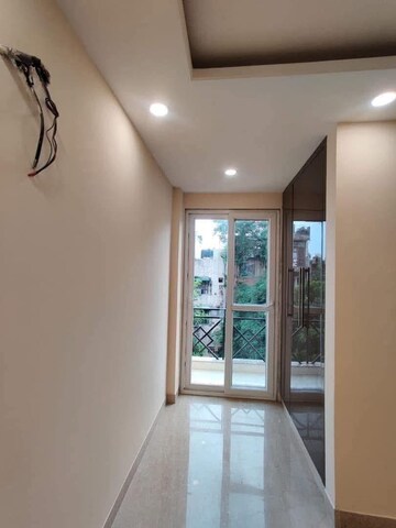 Building Lobby in 2 BHK Builder Floor at RWA Tomar Colony, Mukundpur – for Sale