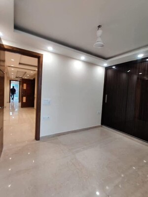 Room in 2 BHK Builder Floor at RWA Tomar Colony, Mukundpur – for Sale