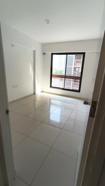 Room in 3 BHK Apartment at Saanvi Nirman Stellar, South Bopal – for Rent