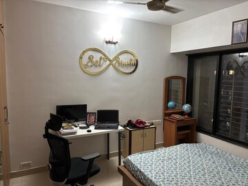 Team Area in 2 BHK Apartment at Goyal Lakshchandi Heights, Goregaon East – for Rent