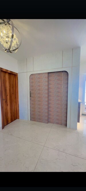 Room in 3 BHK Builder Floor at RPS Palm Drive, Sector 88 – for Sale