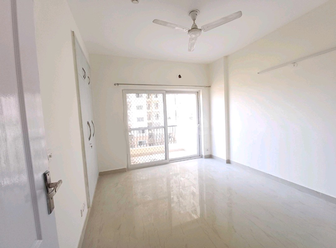3 BHK + Servant Room,Study Room Apartment For Sale in Nimbus The Hyde park