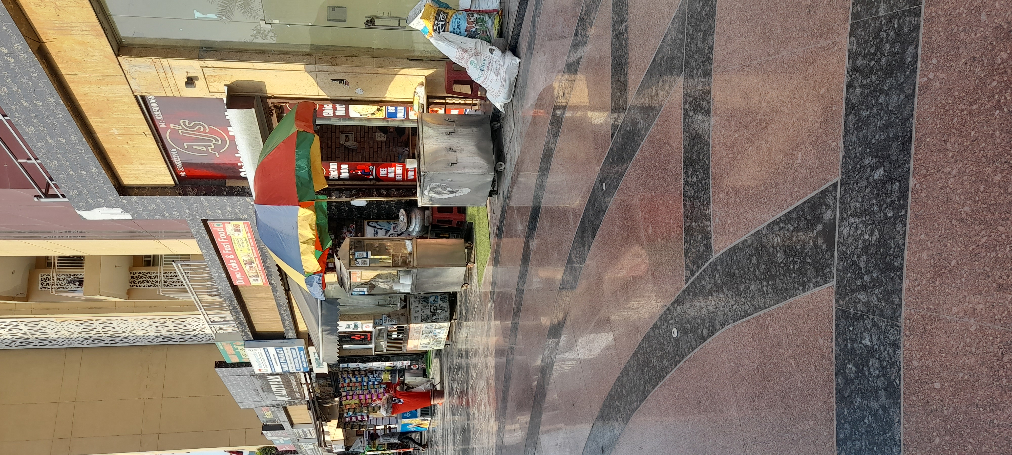 Retail Shop For Sale in La Galaxia 