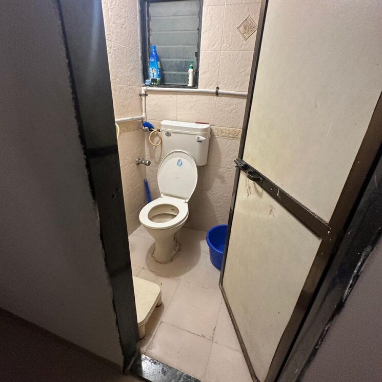 Bathroom, aarti-chs-goregaon 2 Bedroom 750 Sq.Ft. Apartment In Mira Nagar Mumbai 8446500