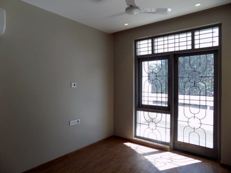 Room, hs-apartment 3 Bedroom 1850 Sq.Ft. Apartment In Cunningham Road Bangalore 8446514