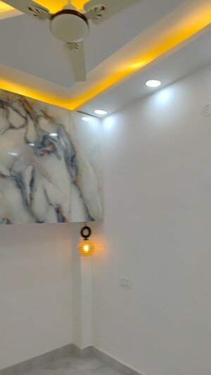 Room in 2 BHK Builder Floor at Mohan Garden – for Sale