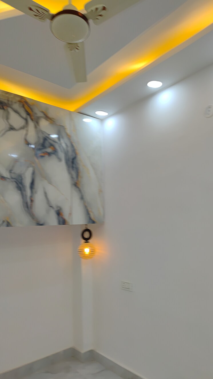 Room, mohan garden 2 Bedroom 60 Sq.Yd. Builder Floor In Mohan Garden Delhi 8446591