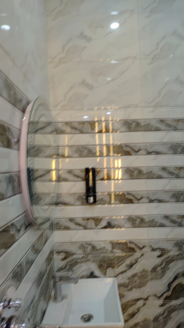 Bathroom, mohan garden 2 Bedroom 60 Sq.Yd. Builder Floor In Mohan Garden Delhi 8446591