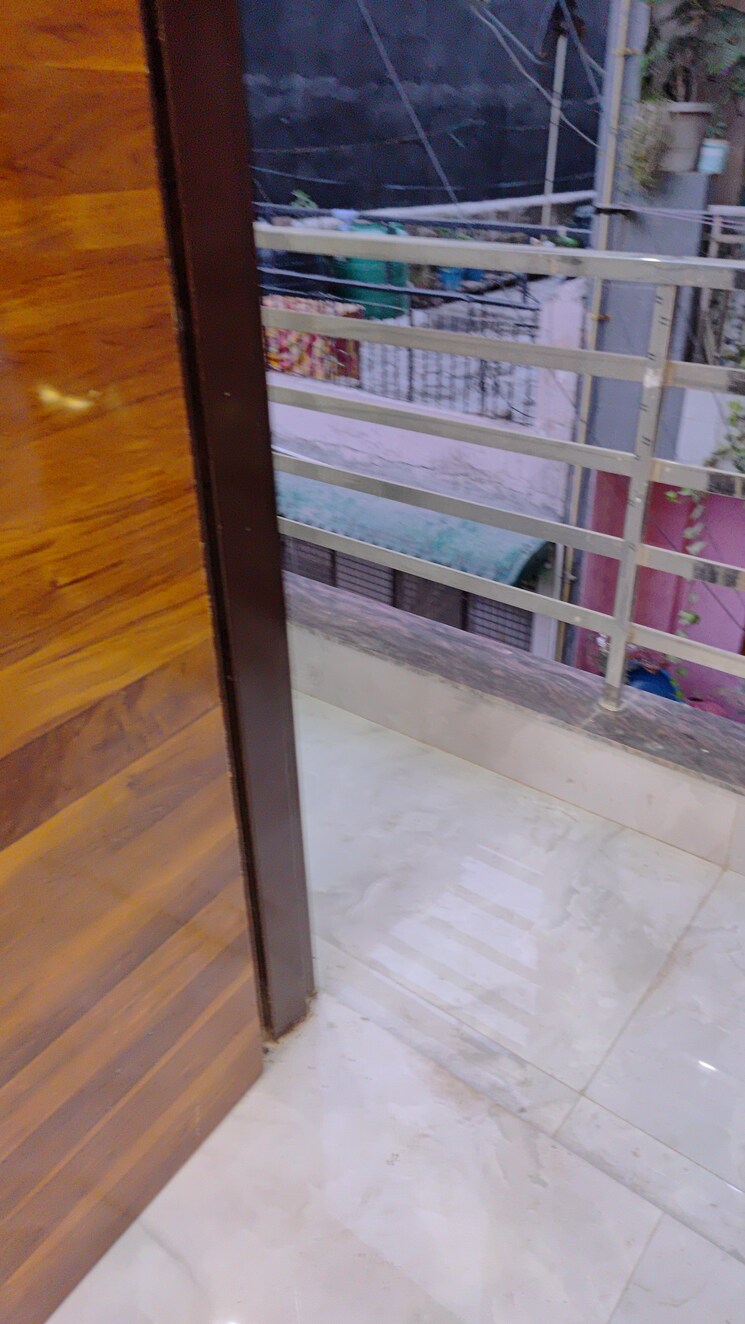 Balcony, mohan garden 2 Bedroom 60 Sq.Yd. Builder Floor In Mohan Garden Delhi 8446591