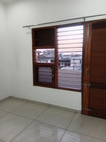 1 BHK Builder Floor For Rent in Sector 18