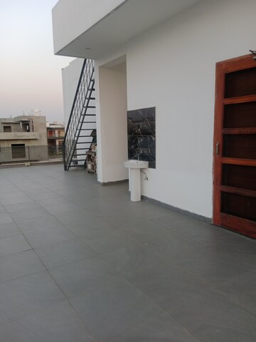 Terrace in 1 BHK Builder Floor at Sector 18 – for Rent