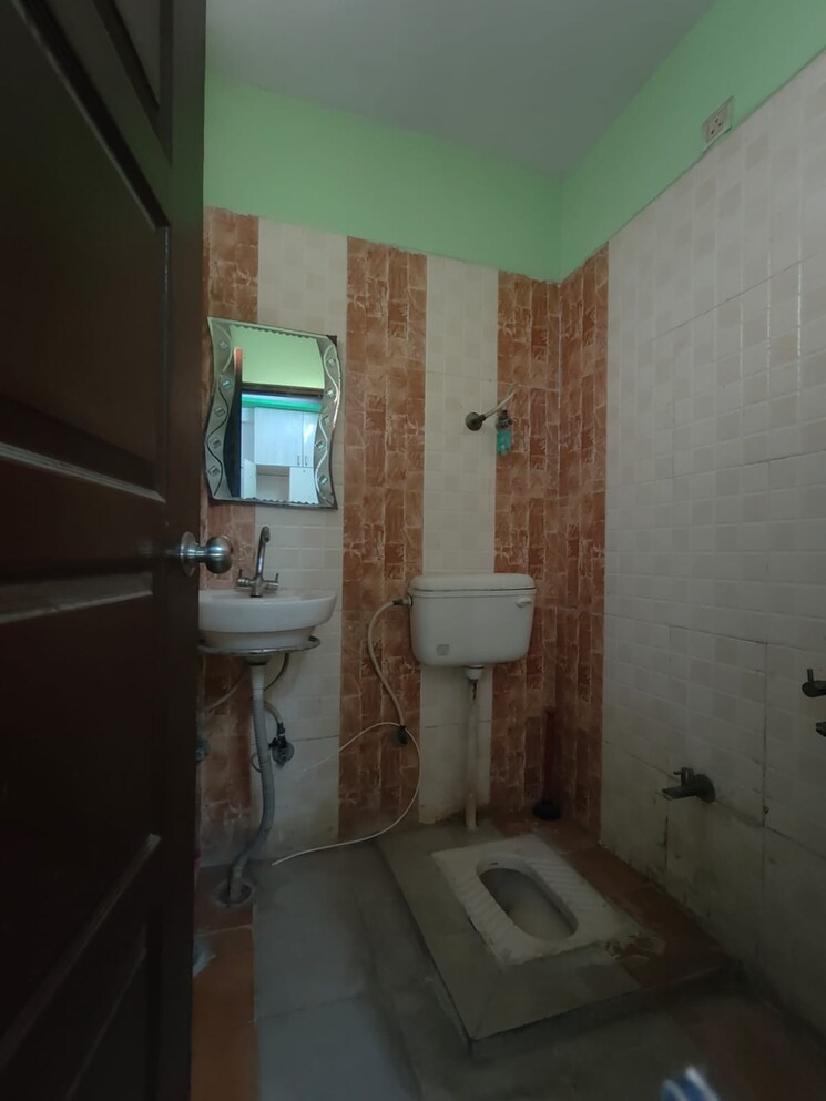 Bathroom, vaishali sector 5 2 Bedroom 800 Sq.Ft. Builder Floor In Vaishali Sector 5 Ghaziabad 8446599