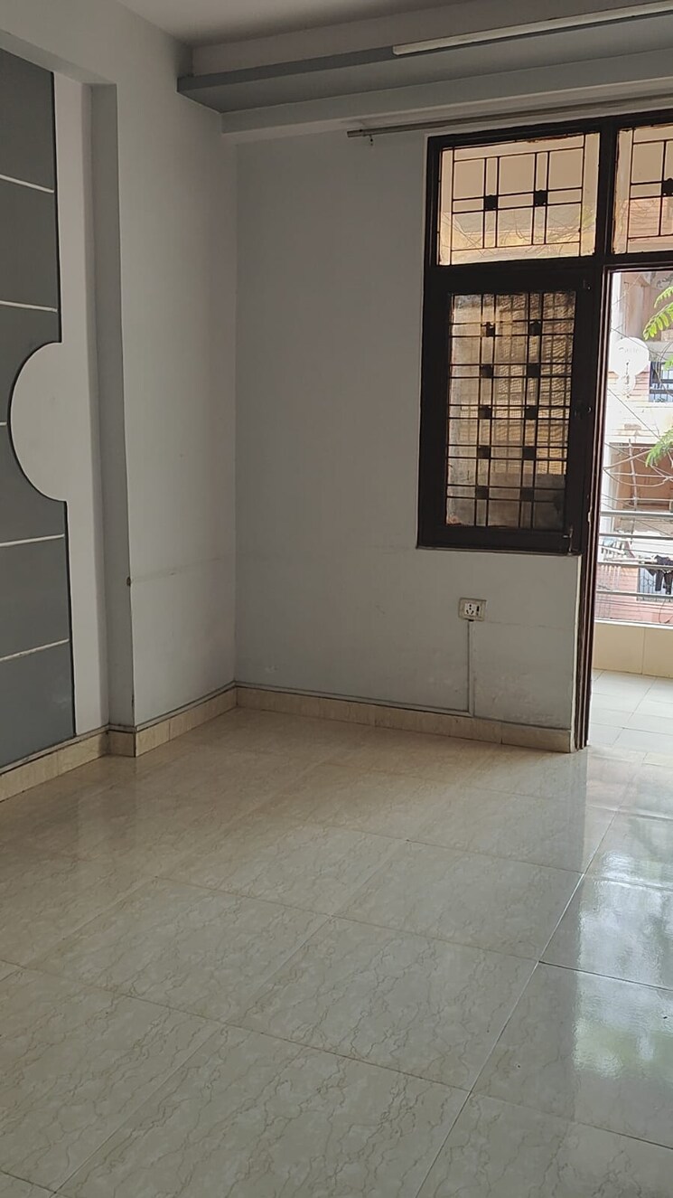 Room, vaishali sector 5 2 Bedroom 800 Sq.Ft. Builder Floor In Vaishali Sector 5 Ghaziabad 8446599