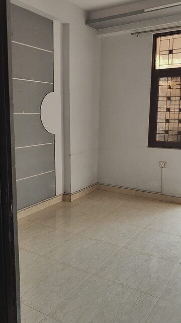 Bedroom in 2 BHK Builder Floor at Vaishali Sector 5 – for Rent