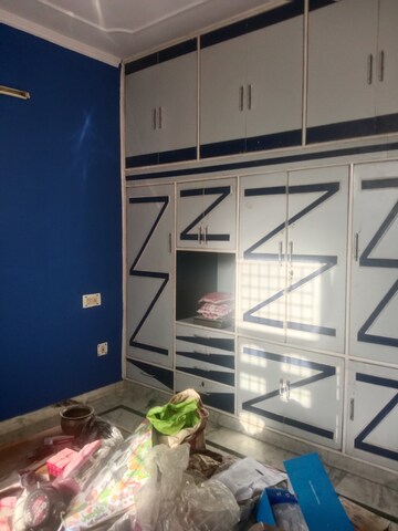 Room in 2 BHK Builder Floor at Sector 17 – for Rent