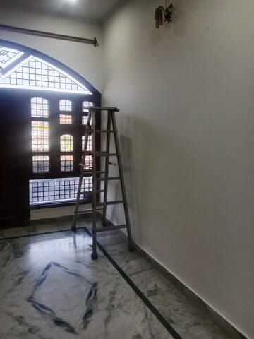 Room in 2 BHK Builder Floor at Sector 17 – for Rent