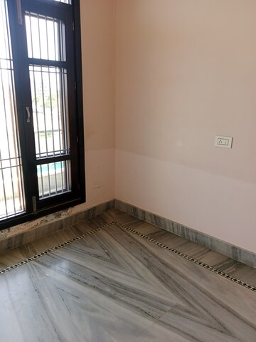 3 BHK Builder Floor For Rent in Sector 18