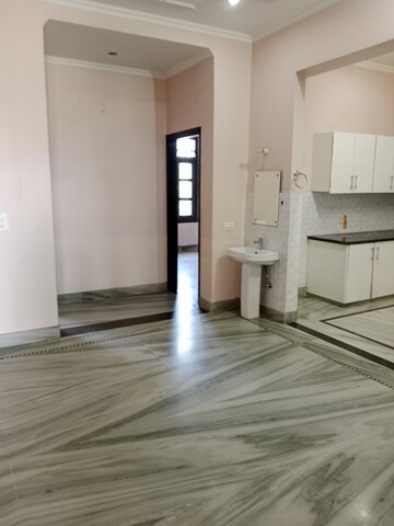 Living Room in 3 BHK Builder Floor at Sector 18 – for Rent