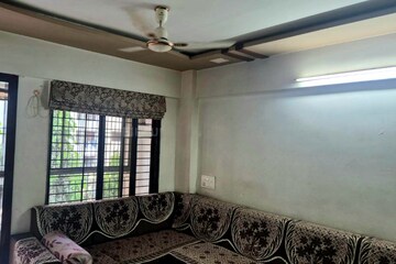 Bedroom in 2 BHK Apartment at Ekta CHS Mulund West, Mulund West – for Rent