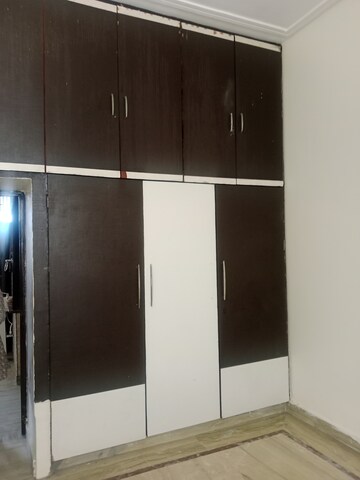 Furnished Amenities in 2 BHK Builder Floor at Sector 17 – for Rent