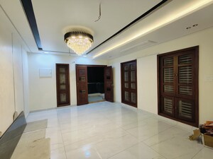 Room in 3 BHK Apartment at Mahatma Gandhi Inner Ring Road – for Sale