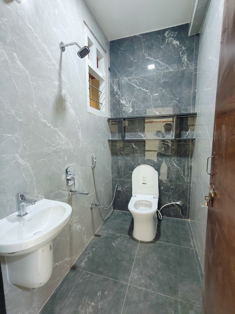 Bathroom, mahatma gandhi inner ring road 3 Bedroom 2200 Sq.Ft. Apartment In Mahatma Gandhi Inner Ring Road Guntur 8446609