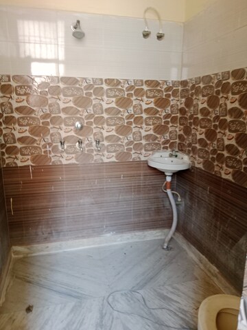Attached Bathroom in 2 BHK Builder Floor at Sector 18 – for Rent