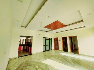 Room in 2 BHK Builder Floor at Sector 2 – for Rent