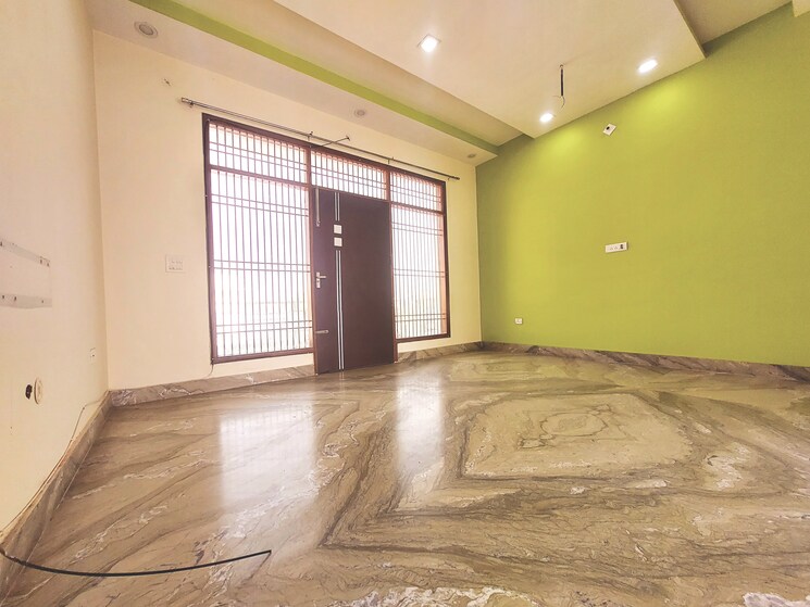 Room, sector 02 3.5 Bedroom 300 Sq.Yd. Builder Floor In Sector 02 Bahadurgarh 8446615