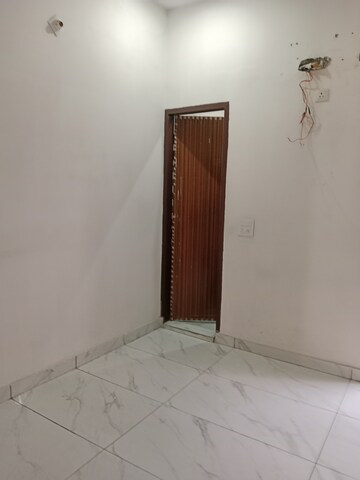 Room in 2 BHK Builder Floor at Model Town – for Rent