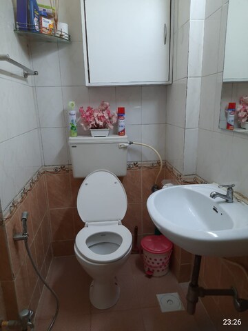 Bathroom in 2 BHK Apartment at Mantri Park, Goregaon East – for Sale
