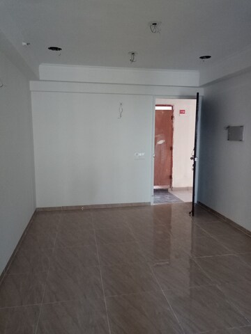 Room in 3 BHK Apartment at Gaur Atulyam, Omicron I Greater Noida – for Rent
