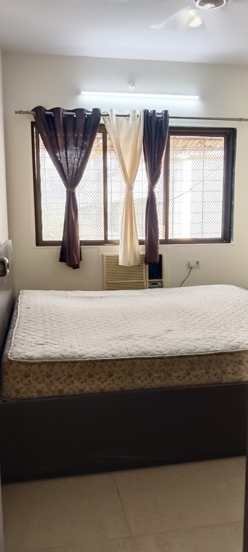 Bedroom in 2 BHK Apartment at Riddhi Garden, Malad East – for Rent