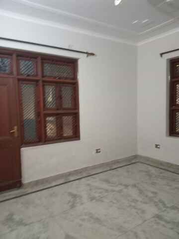 Room in 2 BHK Builder Floor at Nawada – for Rent