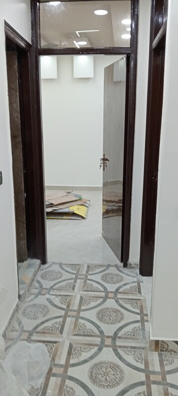Building Lobby in 3 BHK Builder Floor at Govindpuri – for Rent