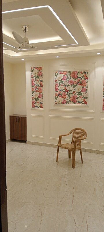 2 BHK Builder Floor For Rent in Govindpuri
