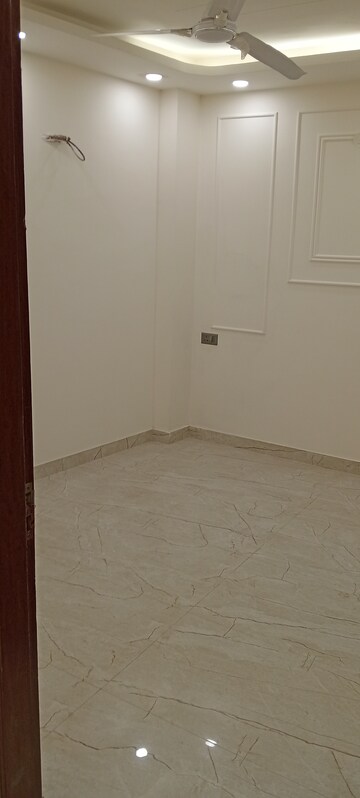 Room in 2 BHK Builder Floor at Govindpuri – for Rent