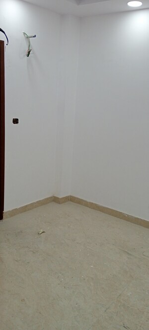 Room in 3 BHK Builder Floor at Govindpuri – for Sale